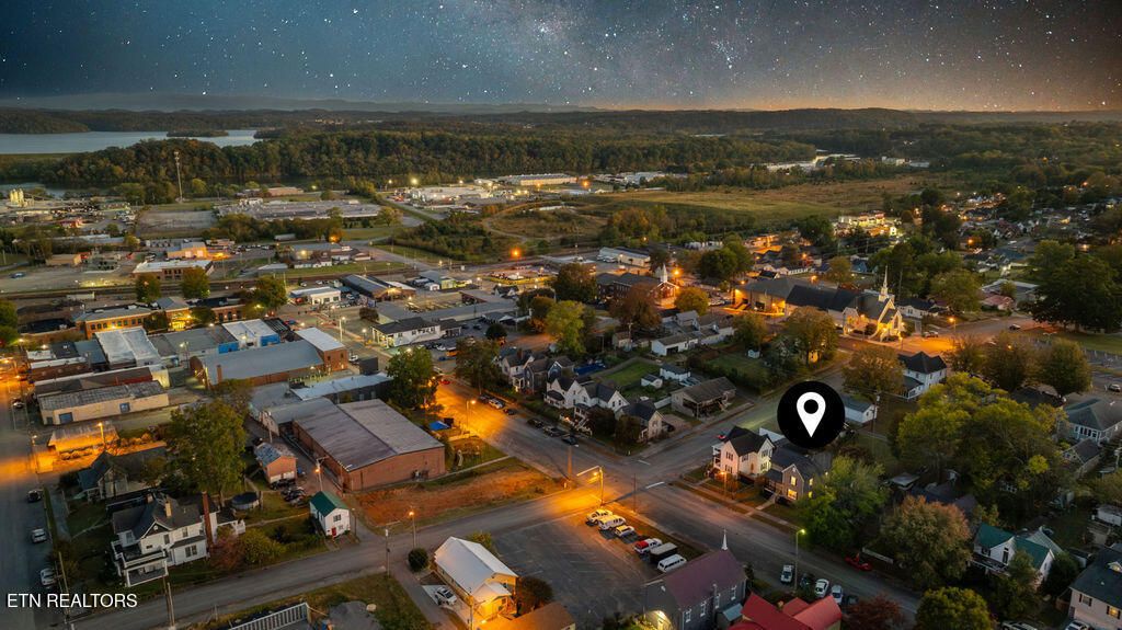 Photo of 302 N B St, Lenoir City, TN 37771 (MLS # 1332699)