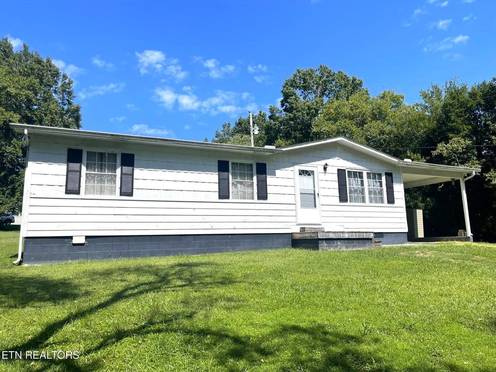 Photo of 635 W Vinegar Valley Rd, Friendsville, TN 37737 (MLS # 1314691)