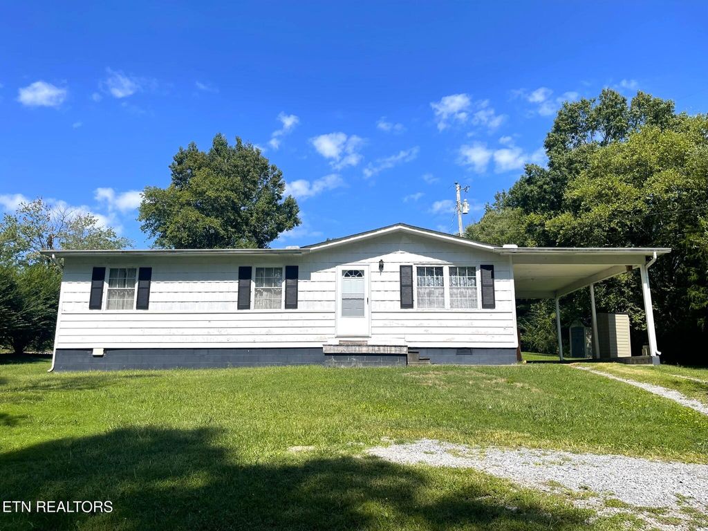 Photo of 635 W Vinegar Valley Rd, Friendsville, TN 37737 (MLS # 1314691)