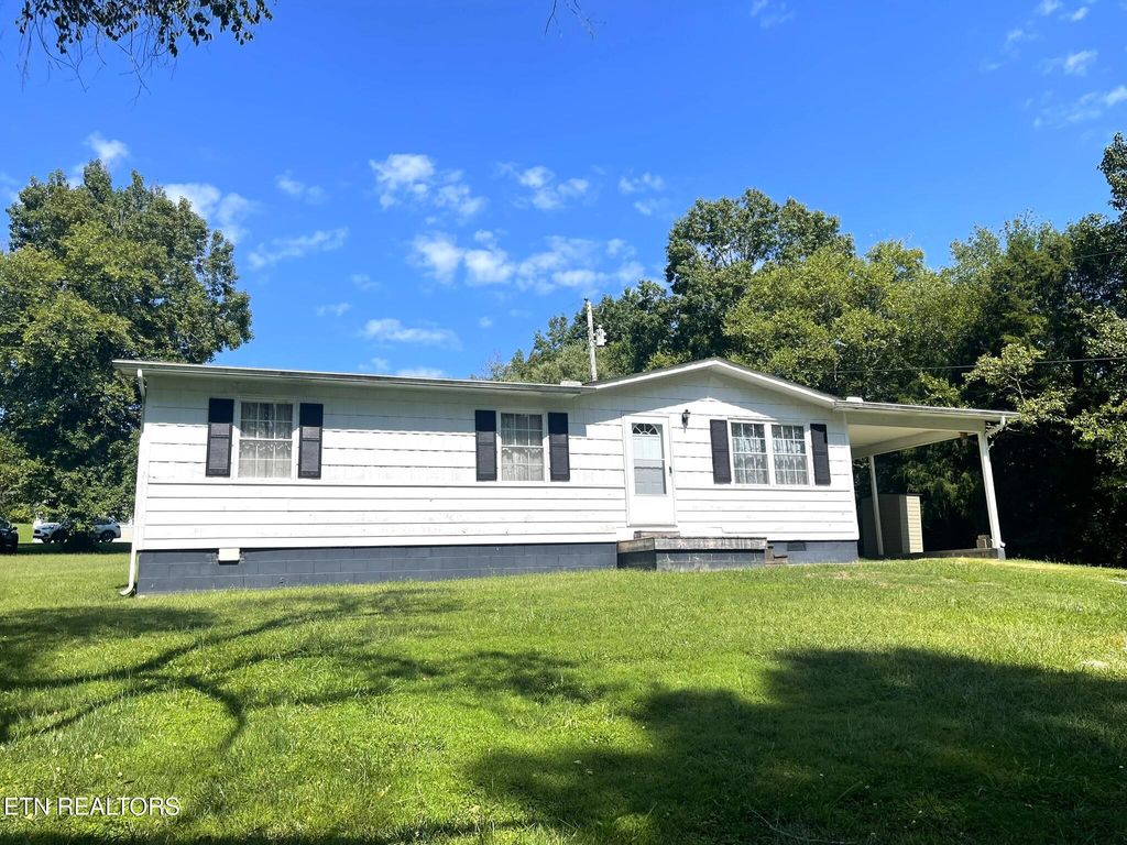 Photo of 635 W Vinegar Valley Rd, Friendsville, TN 37737 (MLS # 1314691)