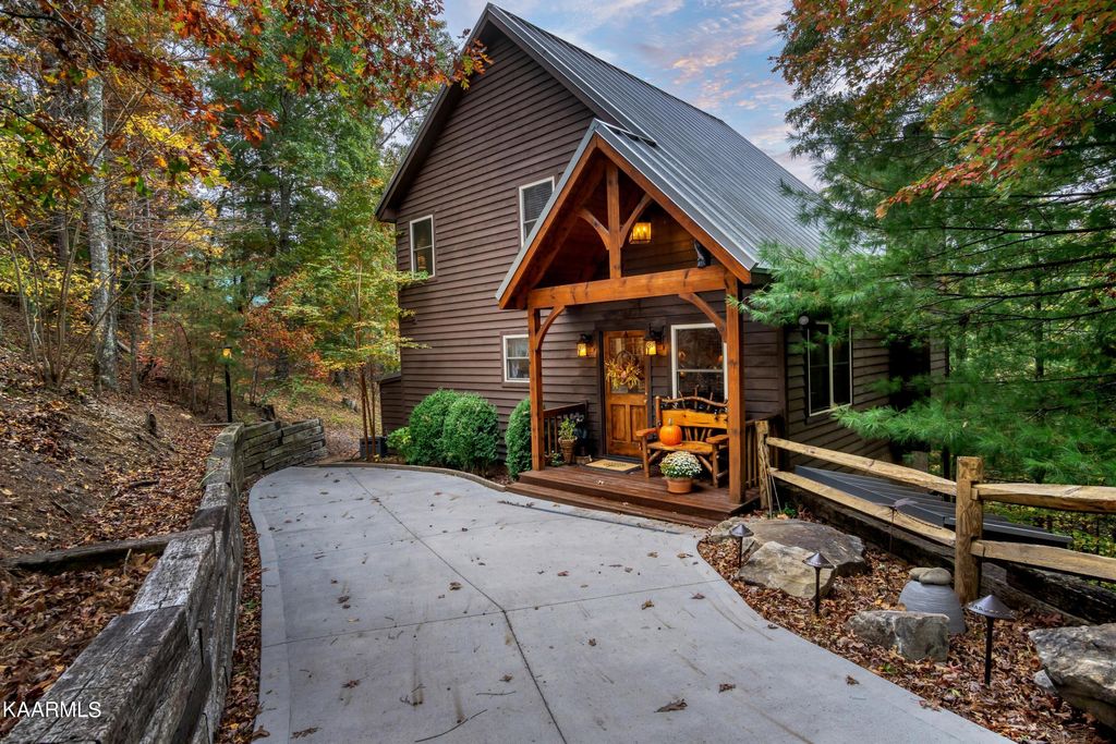 Photo of 104 Big John Cove, Townsend, TN 37882 (MLS # 1209992)