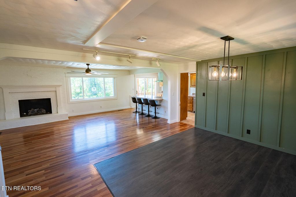 Photo of 302 Sunset Lane, Harriman, TN 37748 (MLS # 1338811)