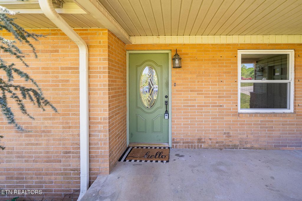 Photo of 302 Sunset Lane, Harriman, TN 37748 (MLS # 1338811)