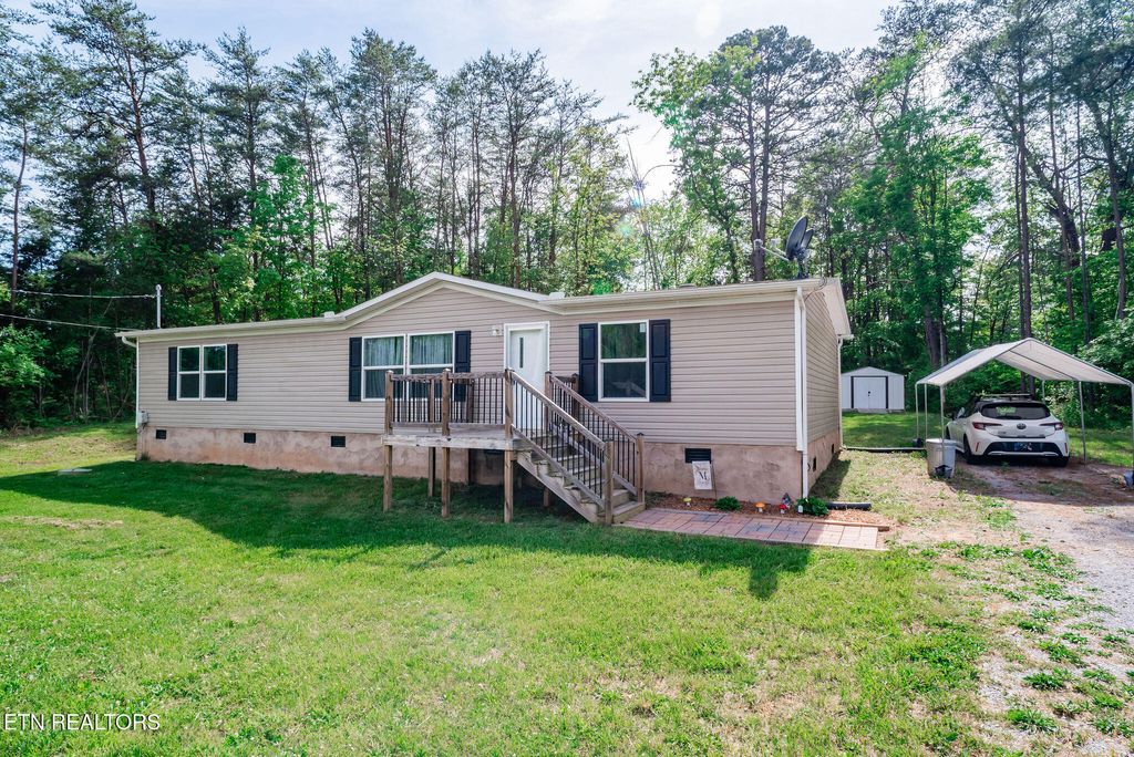 Photo of 113 2nd St, Corryton, TN 37721 (MLS # 1338908)
