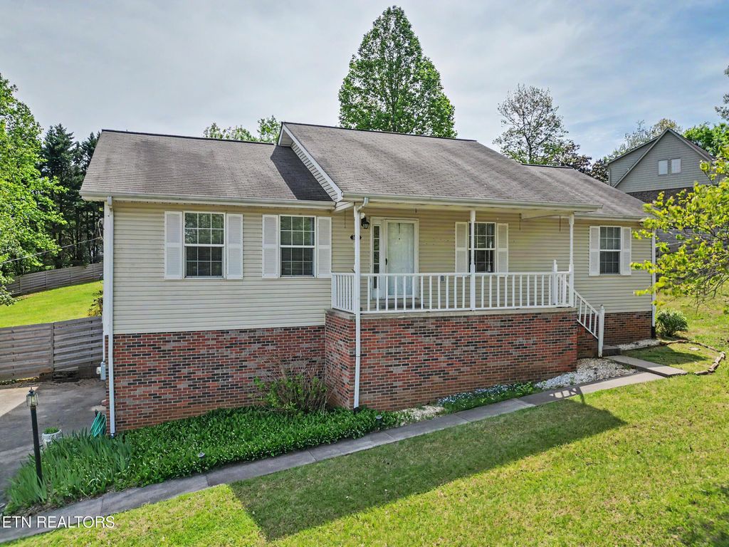 Photo of 862 Hinkle Estates Drive, Seymour, TN 37865 (MLS # 1337158)