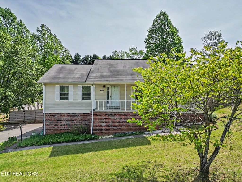 Photo of 862 Hinkle Estates Drive, Seymour, TN 37865 (MLS # 1337158)