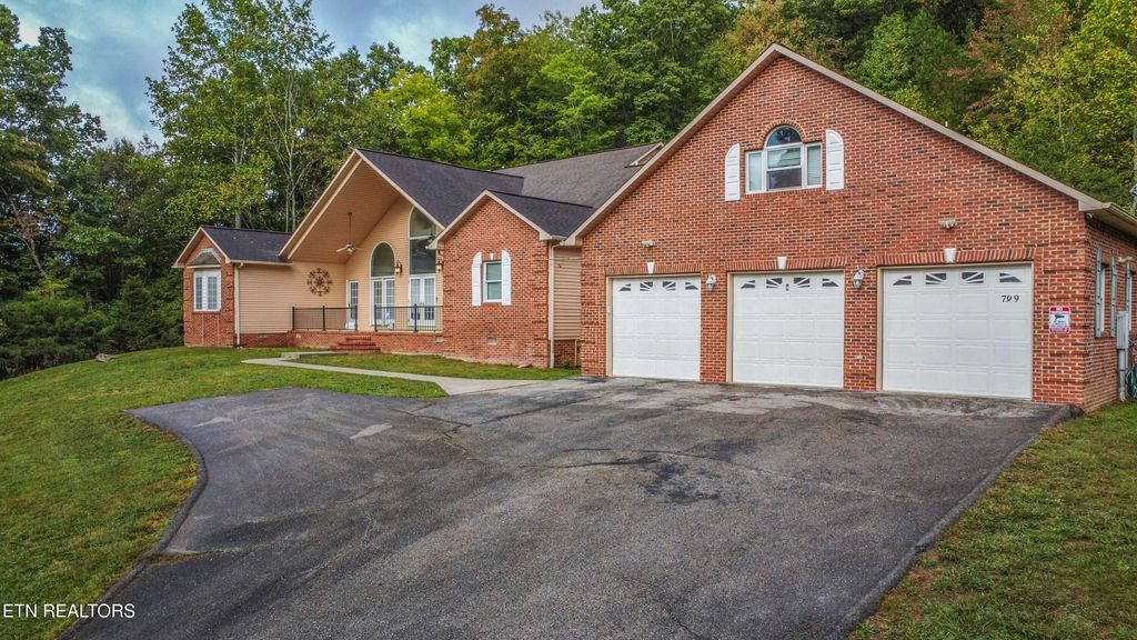 Photo of 799 Twin Hills Lane, Jacksboro, TN 37757 (MLS # 1318352)