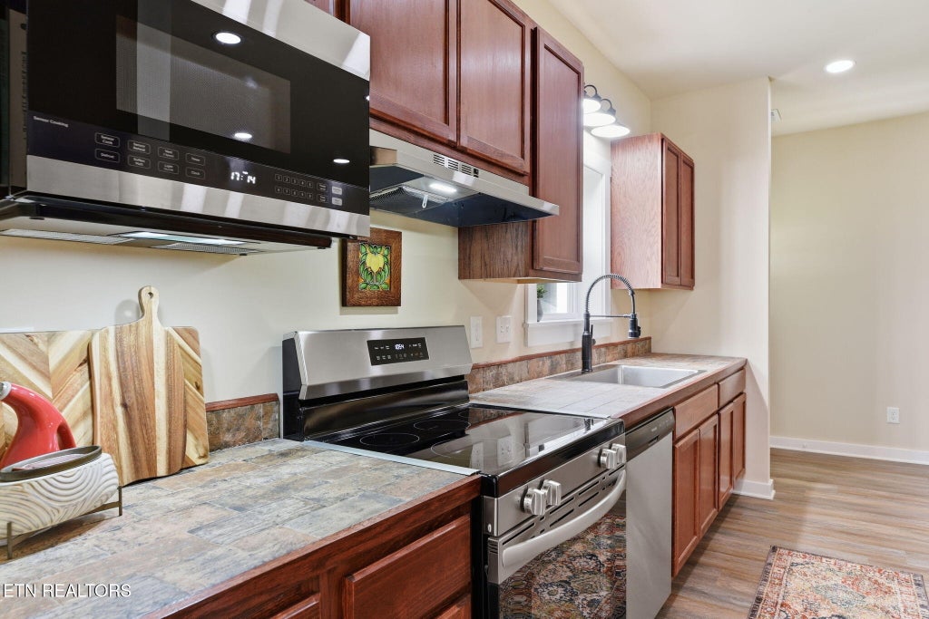 Photo of 104 Marion Rd, Oak Ridge, TN 37830 (MLS # 1332661)