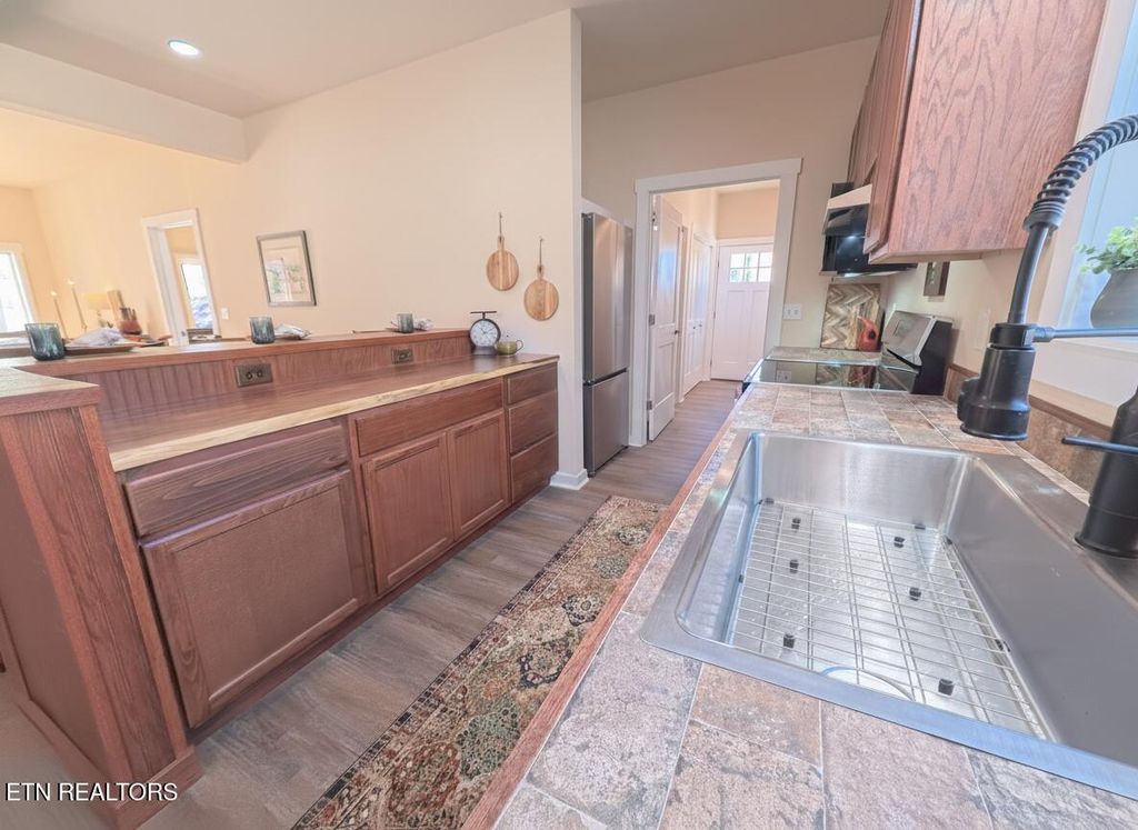 Photo of 104 Marion Rd, Oak Ridge, TN 37830 (MLS # 1332661)