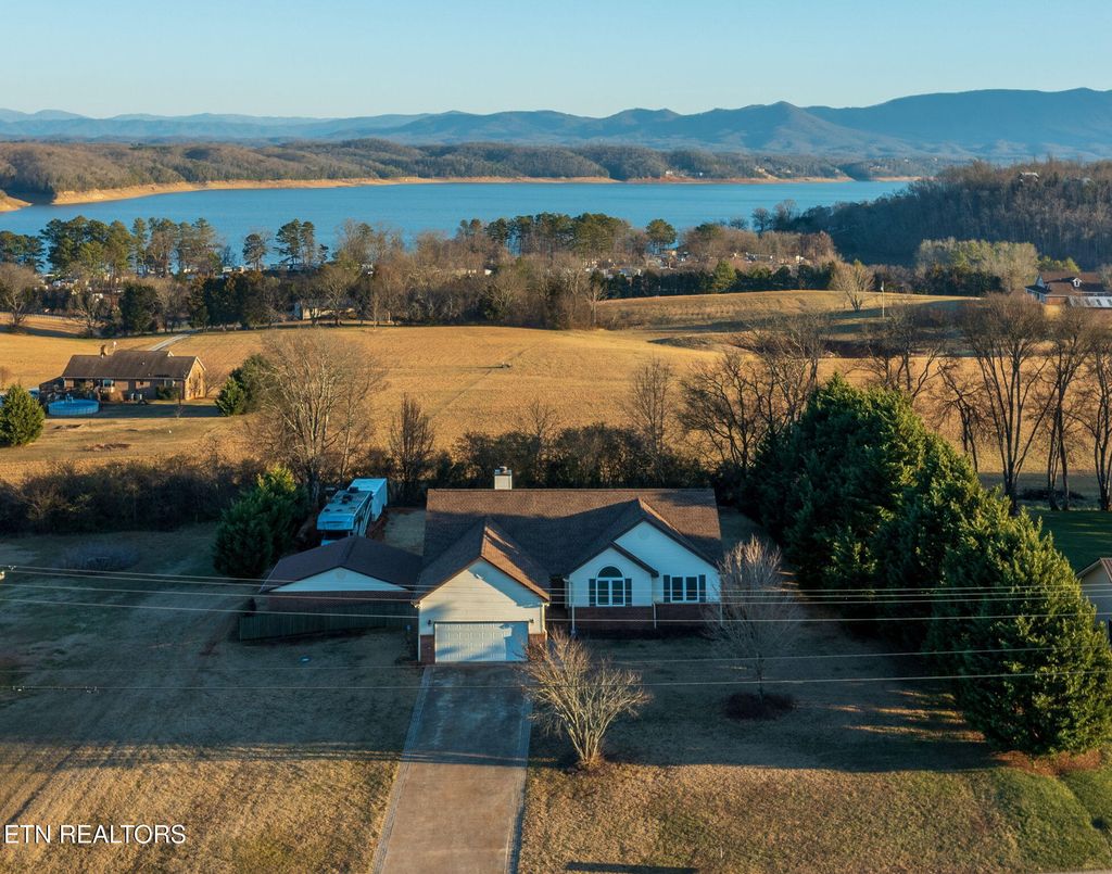 Photo of 314 Leeper Overlook, Dandridge, TN 37725 (MLS # 1288380)