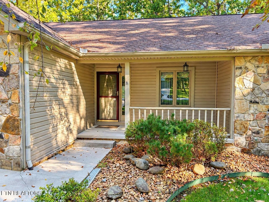 Photo of 101 Lynhurst Drive, Crossville, TN 38558 (MLS # 1358643)