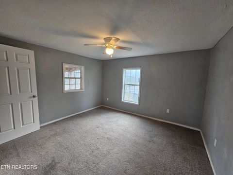 Tiny photo for 1416 Hickory St, Tazewell, TN 37879 (MLS # 1324792)