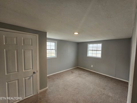 Tiny photo for 1416 Hickory St, Tazewell, TN 37879 (MLS # 1324792)