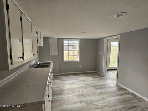 Tiny photo for 1416 Hickory St, Tazewell, TN 37879 (MLS # 1324792)