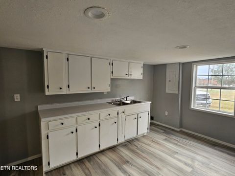 Tiny photo for 1416 Hickory St, Tazewell, TN 37879 (MLS # 1324792)