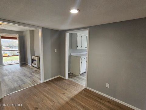 Tiny photo for 1416 Hickory St, Tazewell, TN 37879 (MLS # 1324792)