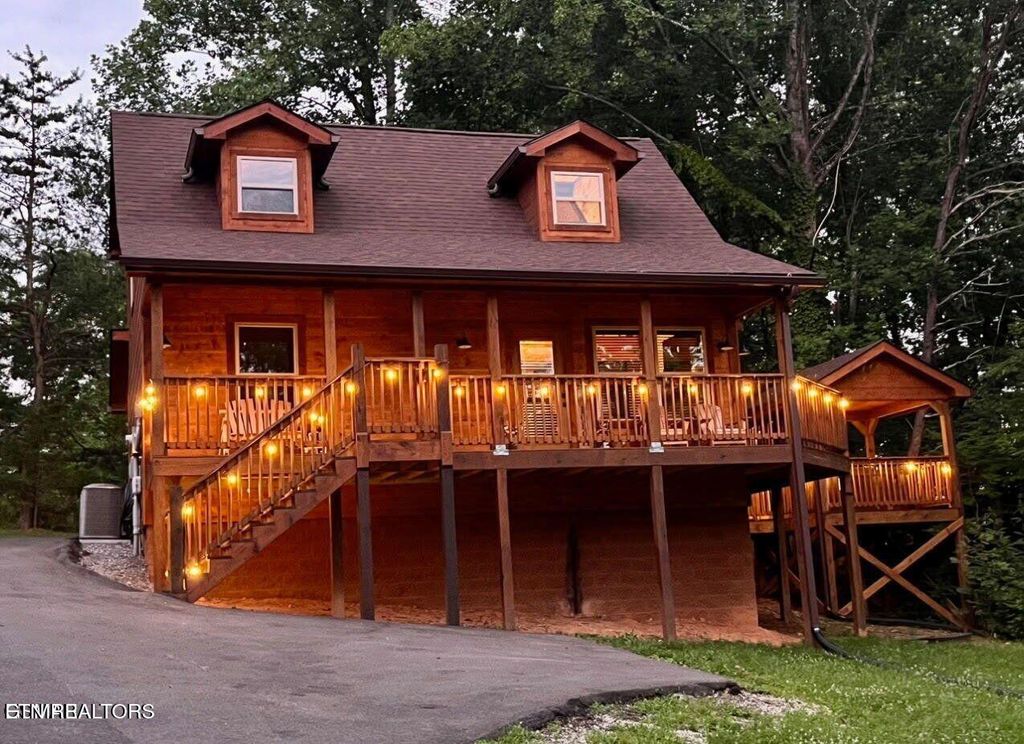Photo of 3404 Mattox Cemetery Rd, Sevierville, TN 37862 (MLS # 1317226)
