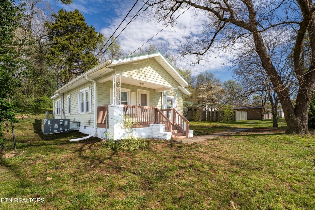 Photo of 2623 Tecoma Drive, Knoxville, TN 37917 (MLS # 1334790)