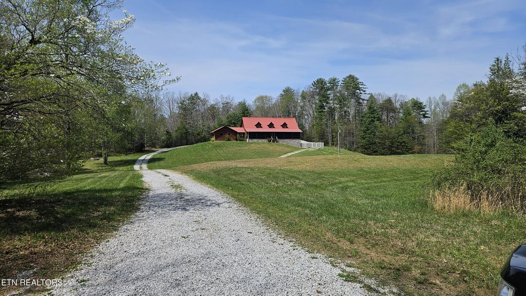 Photo of 180 Mcjunkin Rd, Tellico Plains, TN 37385 (MLS # 1331864)