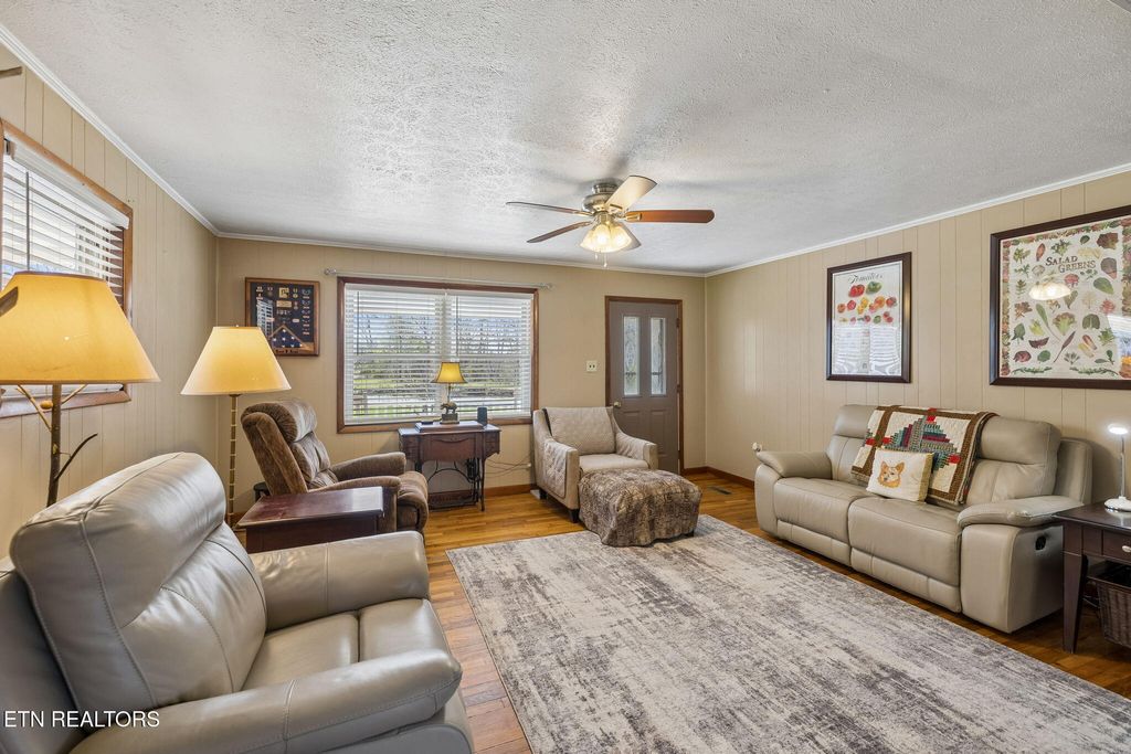 Photo of 704 Pea Ridge Rd, Sunbright, TN 37872 (MLS # 1332791)