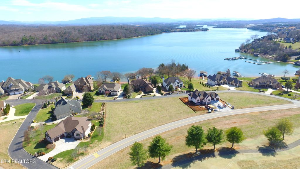 Photo of 740 Rarity Bay Pkwy, Vonore, TN 37885 (MLS # 1285234)