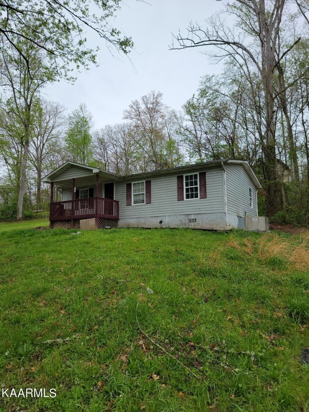 Photo of 132 Forest Rd, Oliver Springs, TN 37840 (MLS # 1223185)