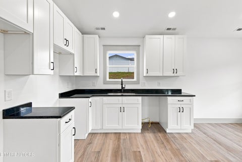Tiny photo for 9 Blockhouse Valley Rd, Clinton, TN 37716 (MLS # 1352205)