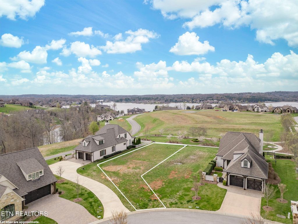 Photo of 138 E Highlands Circle, Lenoir City, TN 37772 (MLS # 1334329)