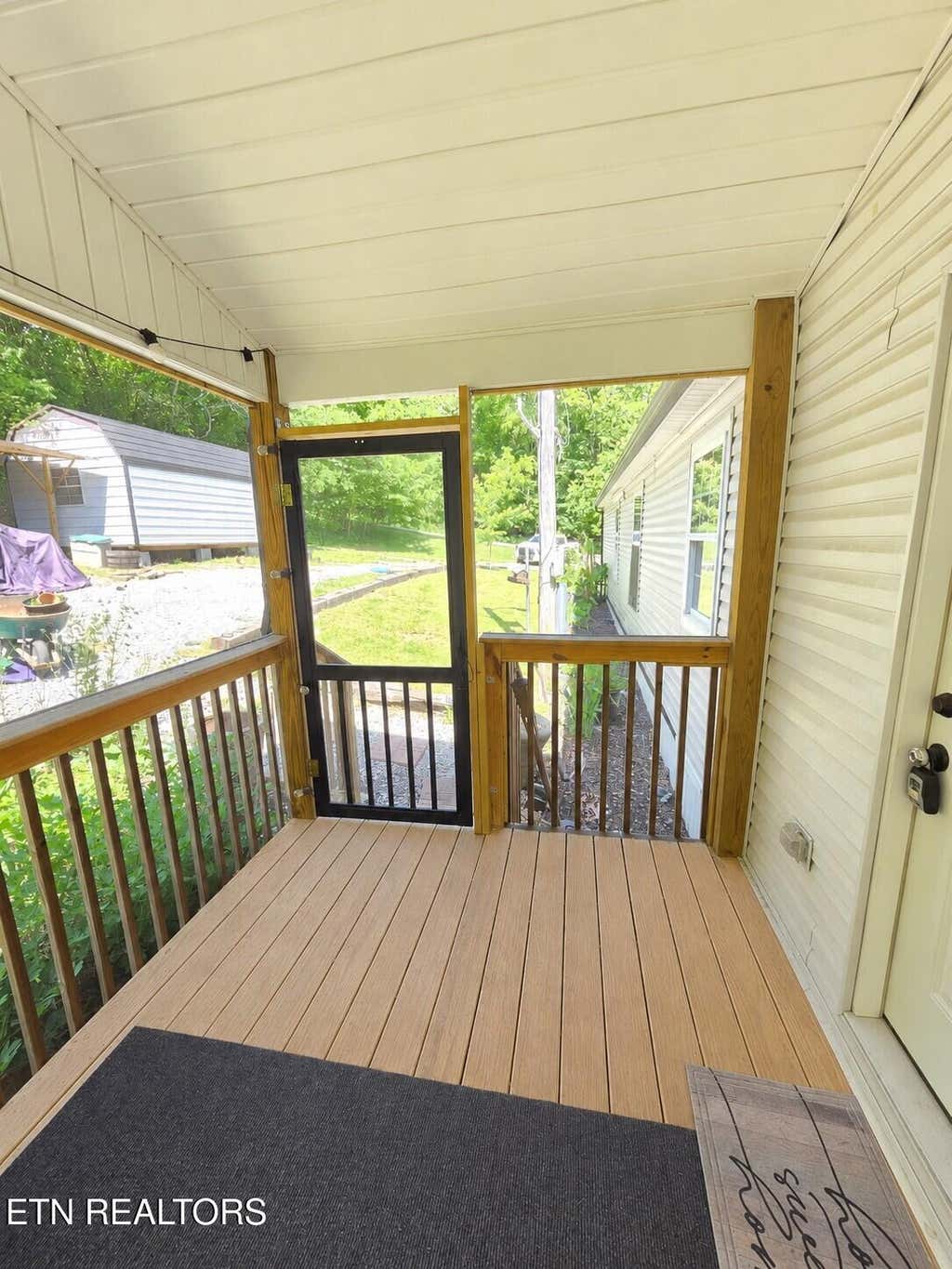 Photo of 221 Elm Grove St, Loudon, TN 37774 (MLS # 1350622)