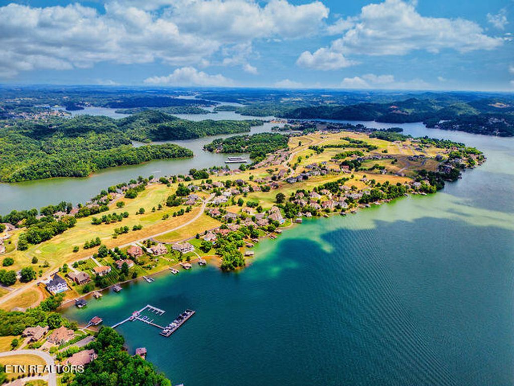 Photo of 535 Rarity Bay Pkwy #102D, Vonore, TN 37885 (MLS # 1260449)