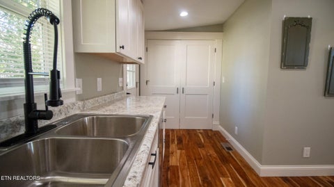 Tiny photo for 321 S Park Ave, Morristown, TN 37813 (MLS # 1359859)