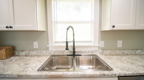 Tiny photo for 321 S Park Ave, Morristown, TN 37813 (MLS # 1359859)