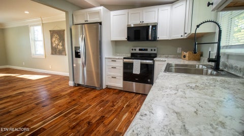 Tiny photo for 321 S Park Ave, Morristown, TN 37813 (MLS # 1359859)