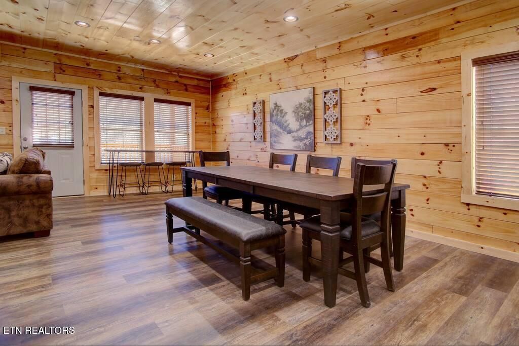 Photo of 817 String Run Way, Pigeon Forge, TN 37863 (MLS # 1318658)