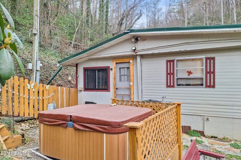 Tiny photo for 425 Autumn Lane, Gatlinburg, TN 37738 (MLS # 1328369)