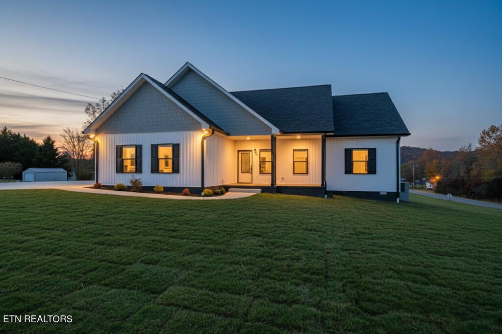 Photo of 141 2nd St, Rockwood, TN 37854 (MLS # 1321390)