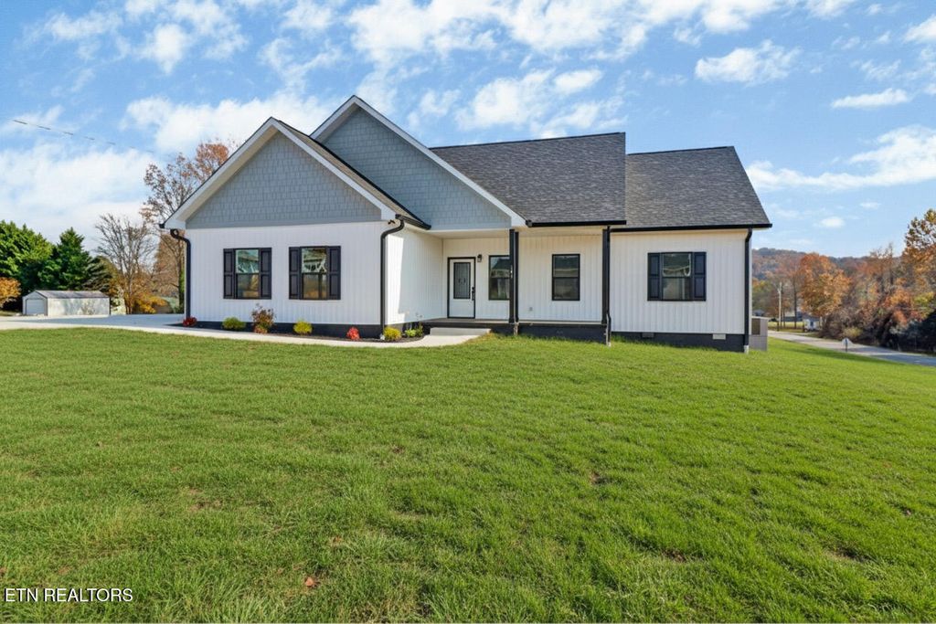 Photo of 141 2nd St, Rockwood, TN 37854 (MLS # 1321390)