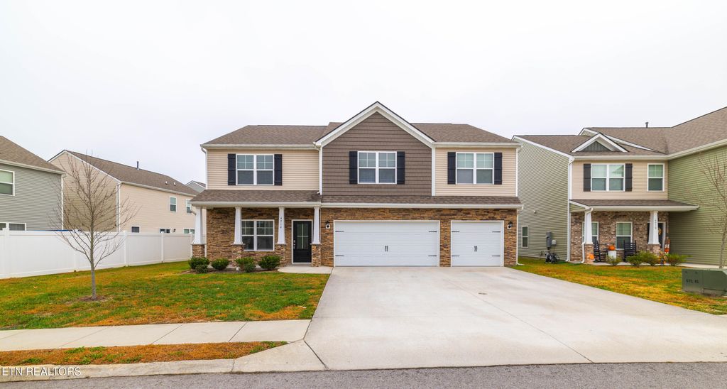 Photo of 4714 Willow Bluff Circle, Knoxville, TN 37914 (MLS # 1322221)
