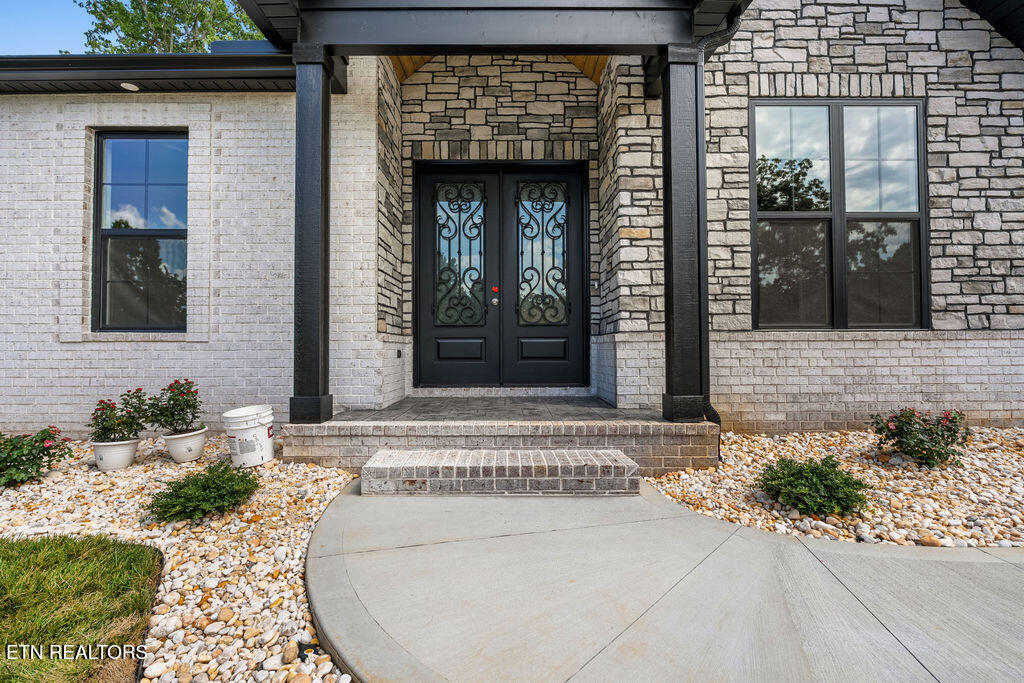300 Skiatook Circle