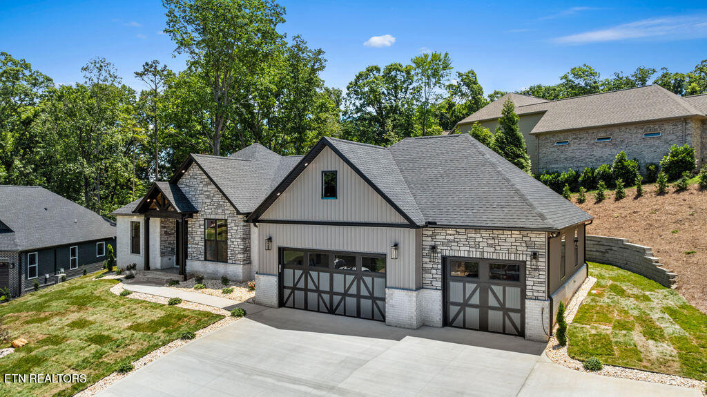 300 Skiatook Circle