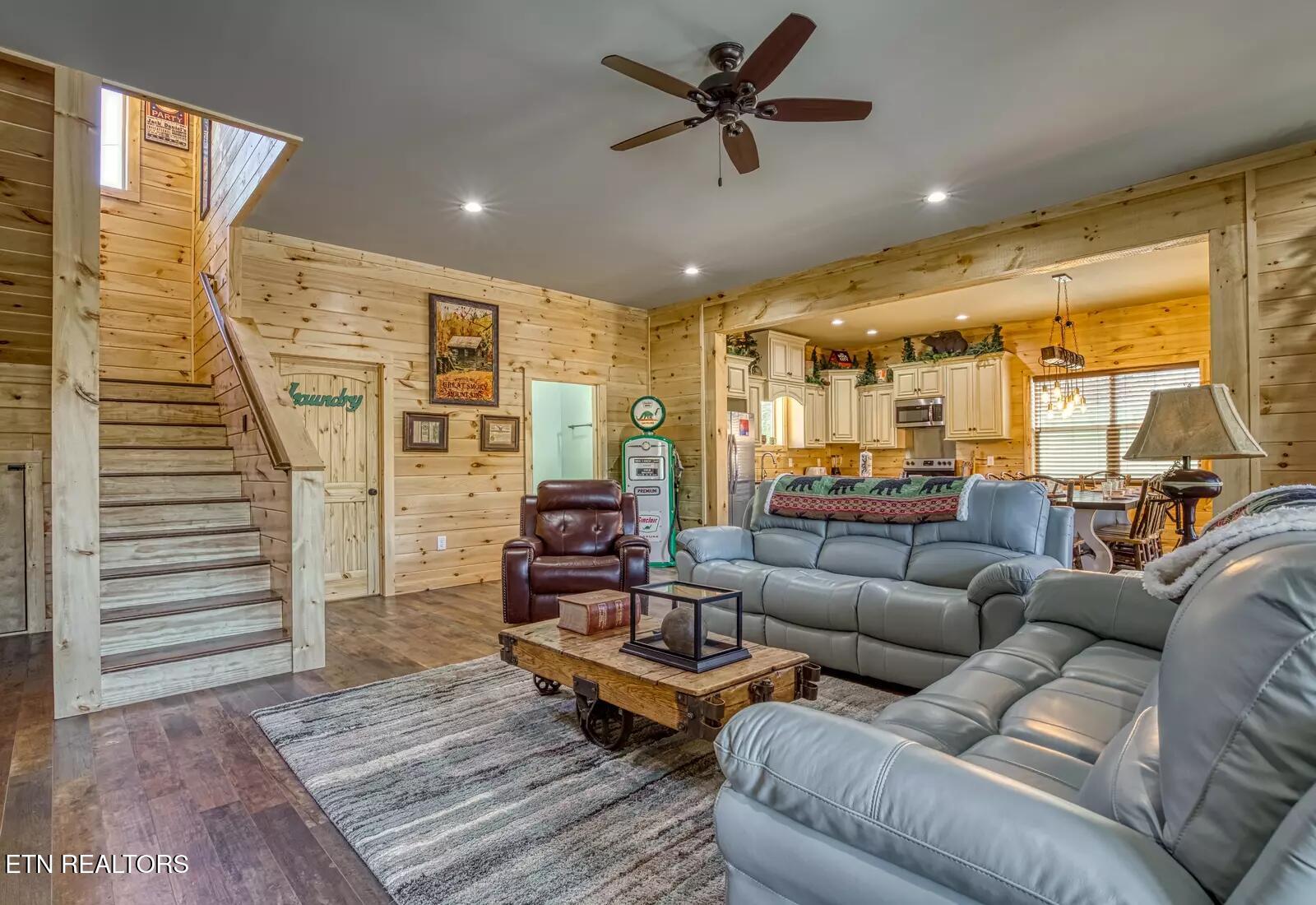 606 Cherokee Orchard Rd