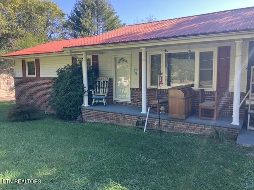 Photo of 108 Larissa St, Crossville, TN 38555 (MLS # 1317707)