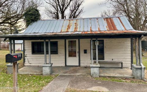 Photo of 210 W Hill St, Rogersville, TN 37857 (MLS # 1324519)