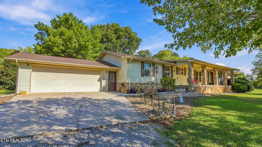 Photo of 353 Bell View Rd, Greenback, TN 37742 (MLS # 1358908)