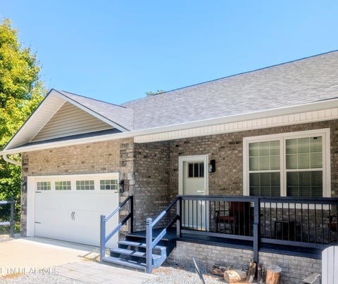 Photo of 1720 Mountain Drive, Sevierville, TN 37876 (MLS # 1356931)