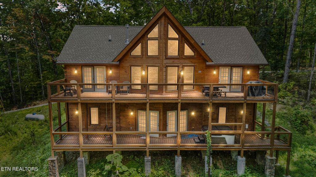 Photo of 3418 Bluebird Ridge Way, Sevierville, TN 37876 (MLS # 1315376)