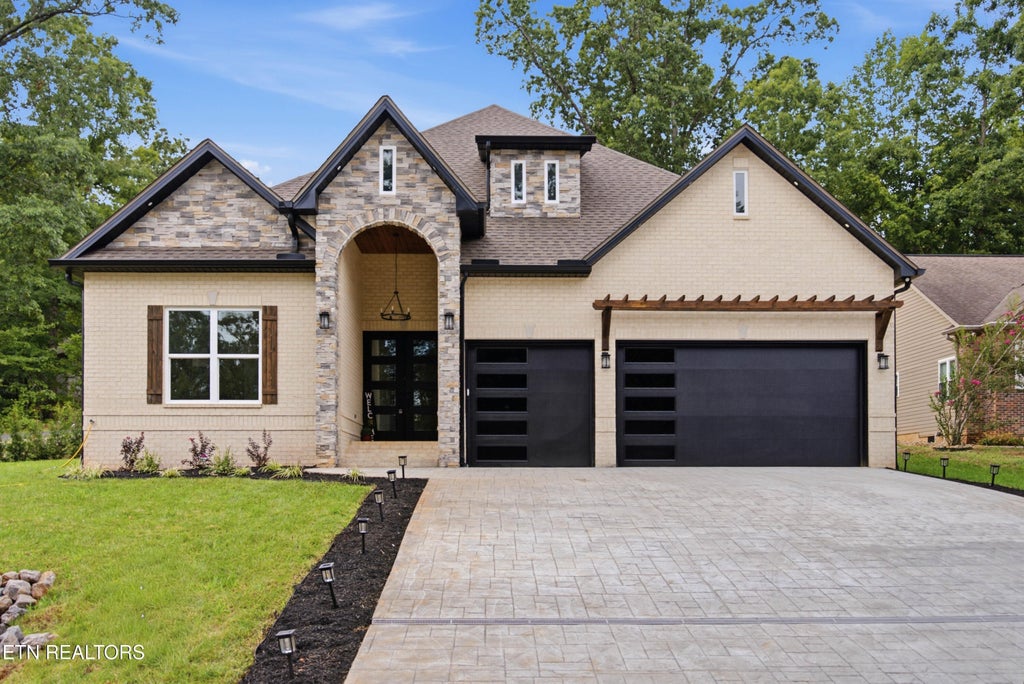 Photo of 112 Inata Cir, Loudon, TN 37774 (MLS # 1353387)