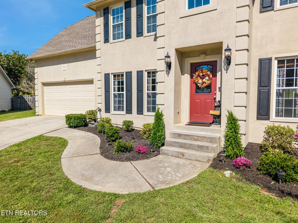 Photo of 7606 Racing Run Rd, Knoxville, TN 37920 (MLS # 1317266)