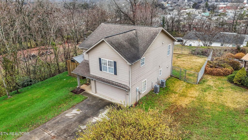 Photo of 109 Barney Patton Circle, Maryville, TN 37804 (MLS # 1323401)