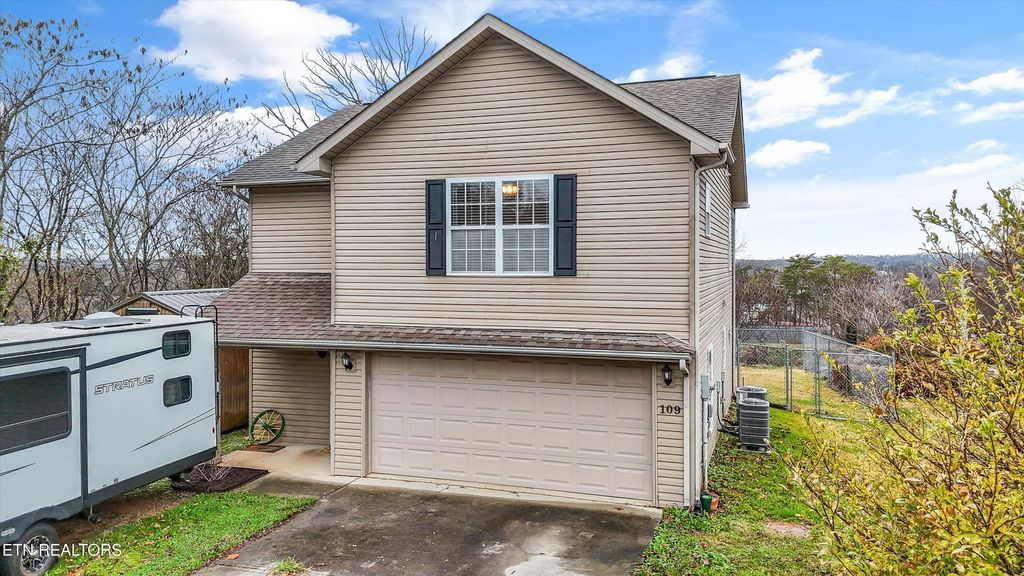 Photo of 109 Barney Patton Circle, Maryville, TN 37804 (MLS # 1323401)